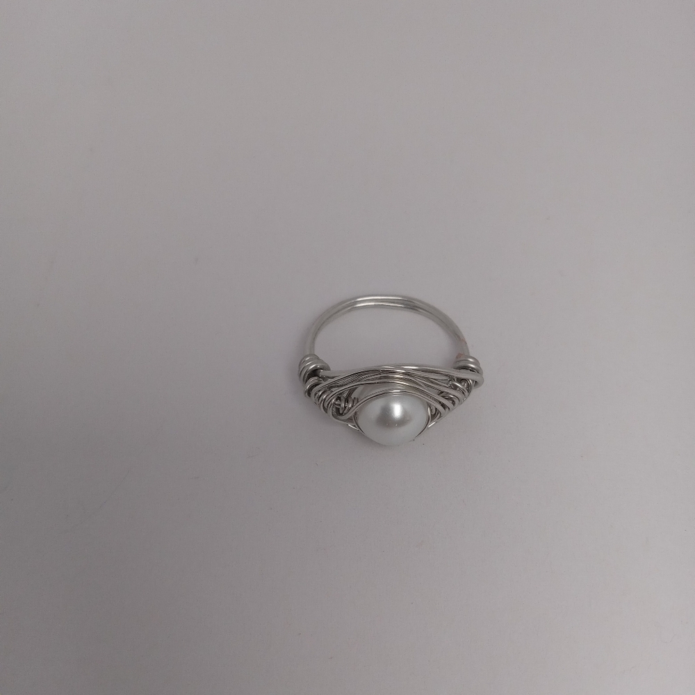 Faux pearl wire wrapped ring size 7 - Picture 5 of 5